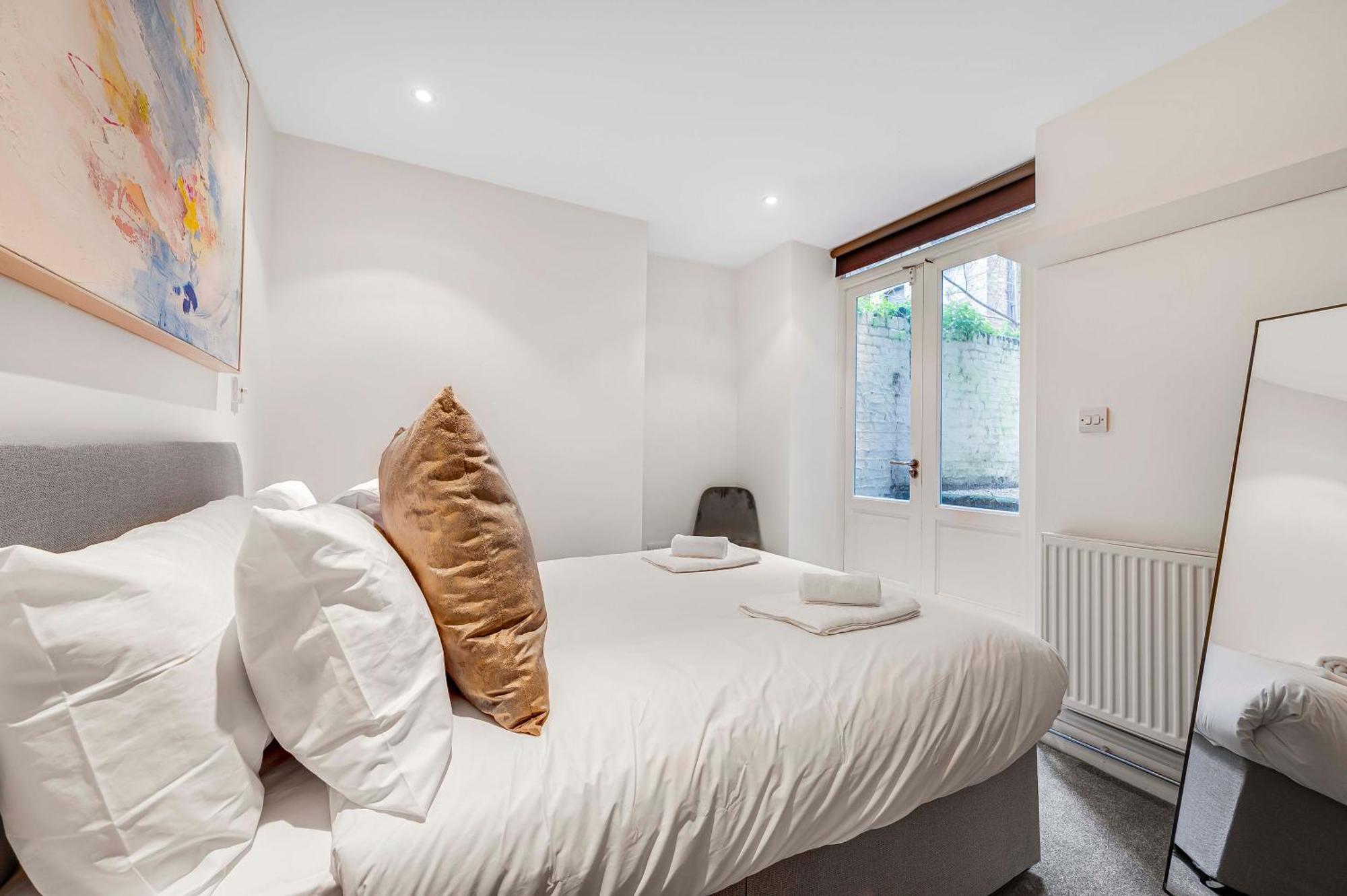 Urban Chic Retreat In Chelsea Apartment London Ngoại thất bức ảnh
